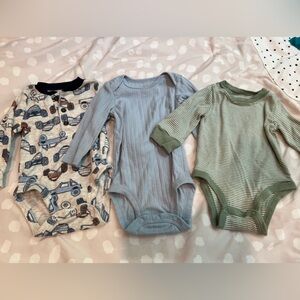 Carter's long sleeve Bodysuit set